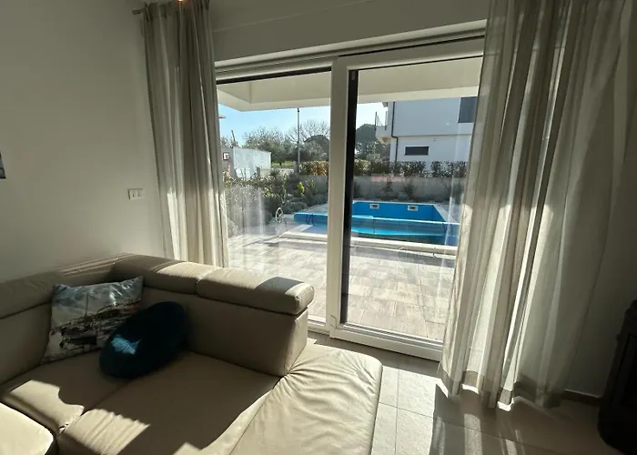 Pinia Villa Valbandon