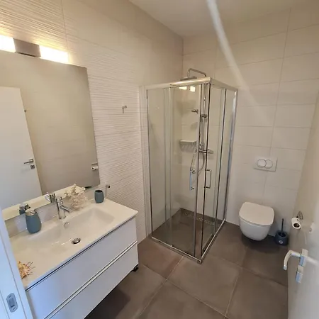Pinia Villa Valbandon